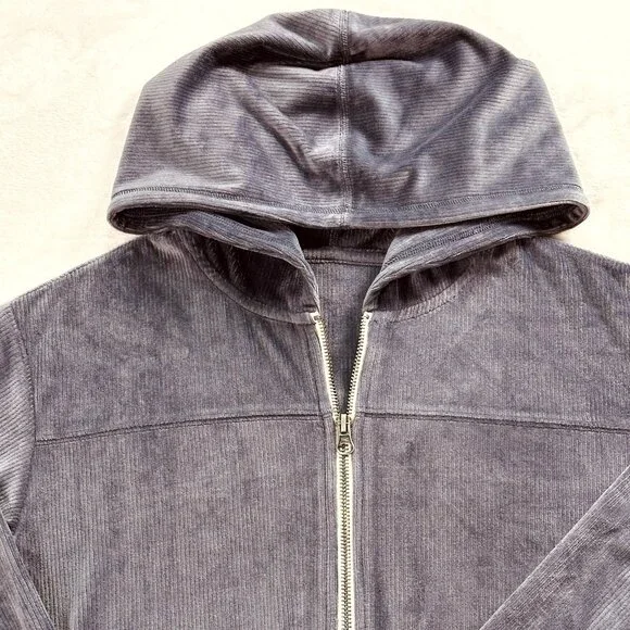 Vuori Womens Haven Half Zip Hoodie Dusty Blue Velour Cropped Sz XS Ribbed - Picture 3 of 9